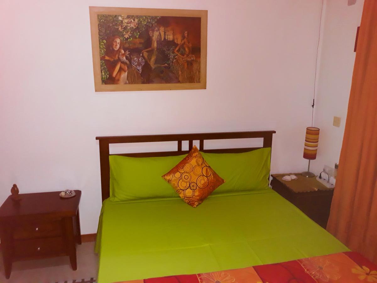 Flo Villa La Gaulette Buitenkant foto